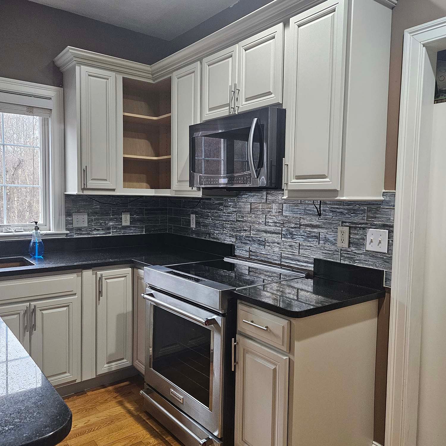 What to Clean Cabinets With Before Painting