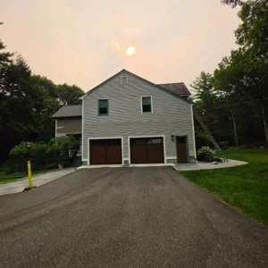 How to Remove Oil Stains From Driveway